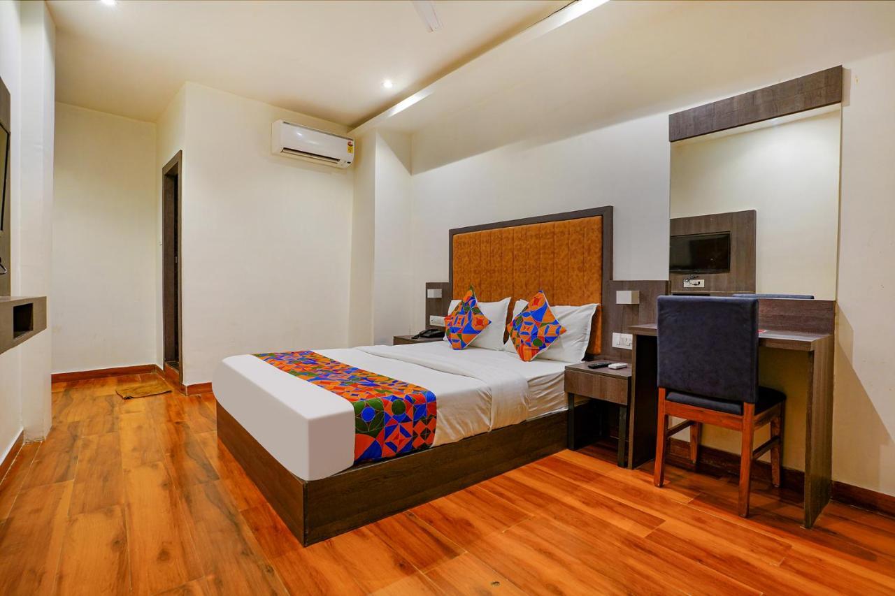 Fabhotel Royal Palace I 3* Bombay
