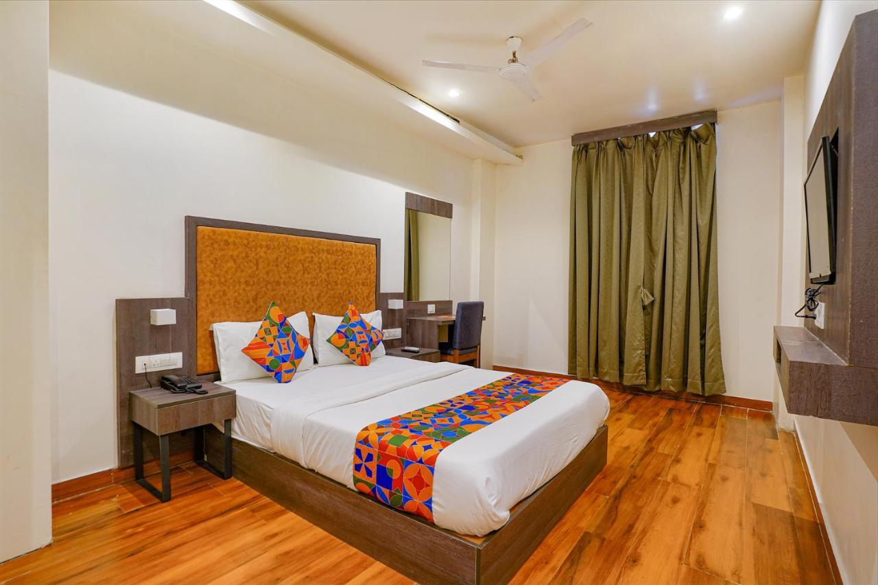 Hotel Fabhotel Royal Palace I Mumbai